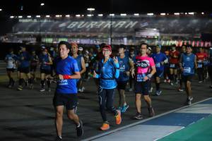 BIB: 3802, 8120, 1204
                            <button type="button" onclick="openModal(10583359)" class="btn btn-primary btn-sm float-right btn-popup" data-toggle="modal" data-target=".modal-high-quality">
                        <i class="fas fa-shopping-cart"></i> Add to Cart
                    </button>
                                            <button type="button" onclick="isThisMe(10583359, true)" class="btn btn-success btn-sm float-right btn-popup btn-isme hidden" data-toggle="tooltip" data-placement="bottom" title="นี่คือรูปของคุณใช่ไหม คลิกที่นี่เพื่อเอาเข้าอัลบั้ม">
                        <i class="fas fa-plus"></i> Add to album
                    </button>
                    <button type="button" onclick="isThisMe(10583359, false)" class="btn btn-warning btn-sm float-right btn-popup btn-isnotme hidden">
                        <i class="fas fa-ban"></i> Remove from album
                    </button>